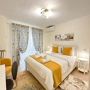 Sunrise Center Διαμέρισμα